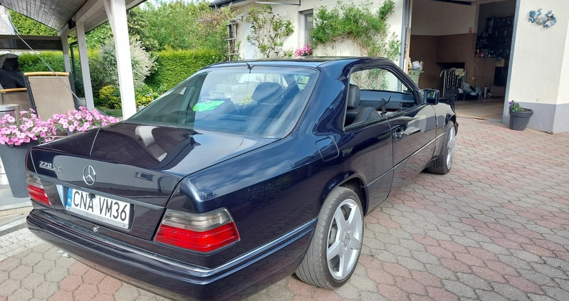 Mercedes-Benz Klasa E cena 36900 przebieg: 247204, rok produkcji 1996 z Puck małe 121